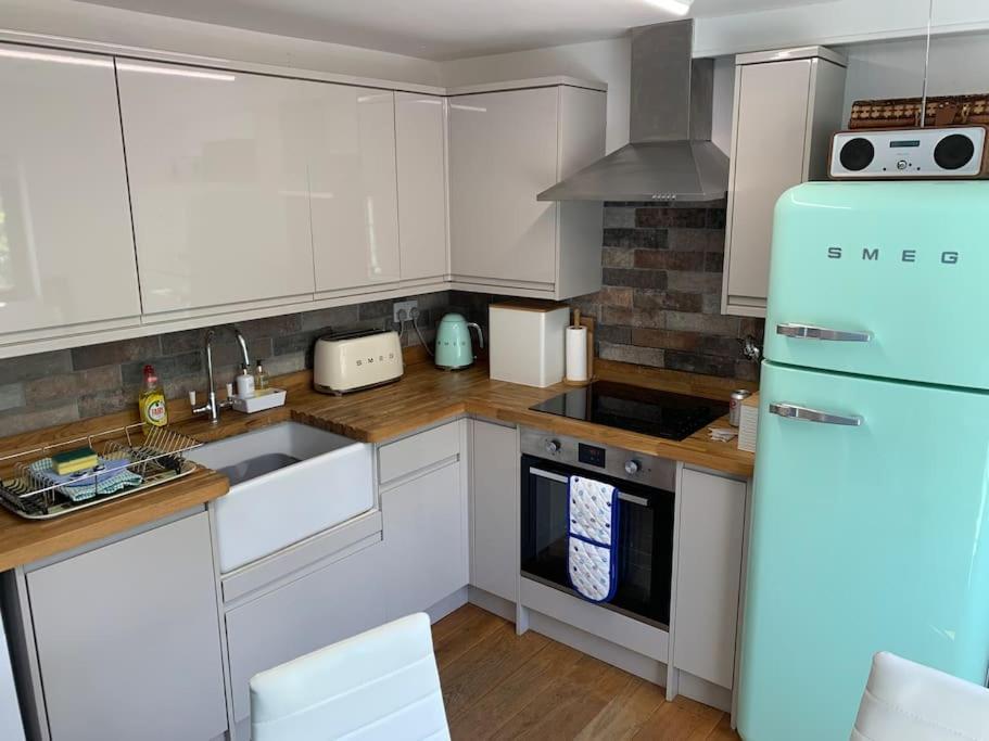 Award Winning Pet Friendly Paddock Cottage Whitby Exterior foto